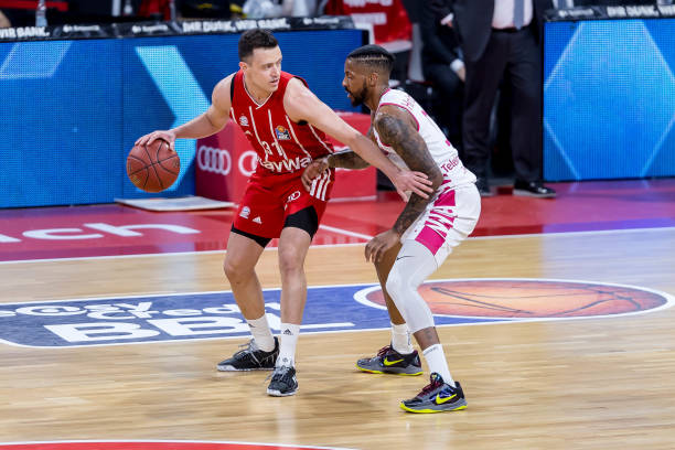 让球迷在遵 让球迷在遵