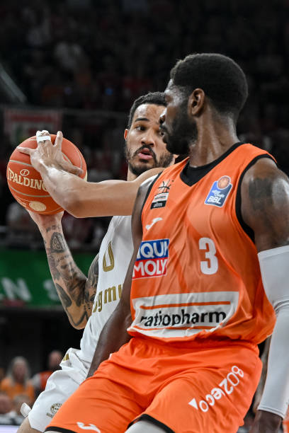 在排兵布阵 在排兵布阵